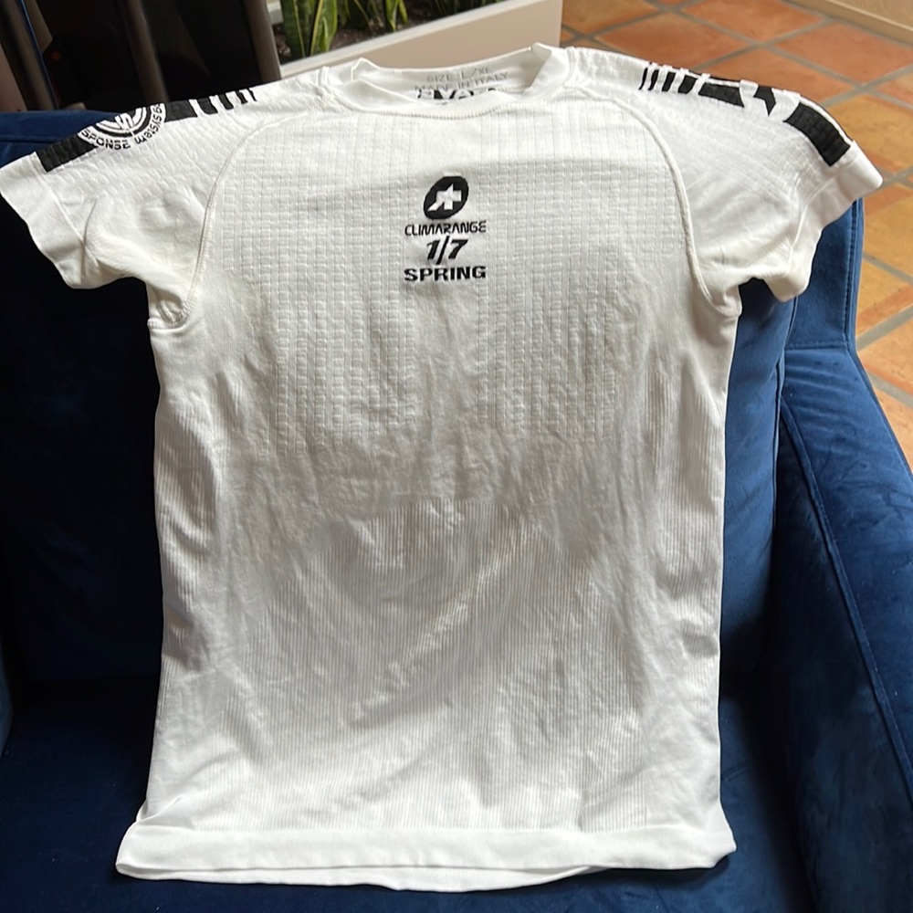 ASSOS CYCLING BASE LAYER SPRING FALL SS SKIN LAYER. LIGHTLY USED.